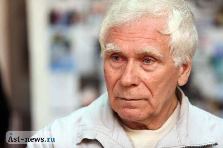 Пропал Пётр Иванович Бухарицын, руководитель отделения Российского географического общества в Астраханской области. Доктор географических наук, профессор таинственно исчез в районе острова Укатный на севере Каспийского моря на границе России и Казахстана. Пётр Иванович являлся руководителем экспедиции на судне Каспийской флотилии. С момента исчезновения учёного прошли третьи сутки, поиски результата не дали. Розыск нашего земляка продолжают служащие Каспийской флотилии и привлечённые сотрудники Пограничной службы, вчера работал поисково-спасательный борт с Астрахани, результата не дал. Пётр Бухарицин выполнял научную миссию по картографированию северной части прибрежной зоны Каспия, Укатный был последней точкой экспедиции. Завтра к поискам планирует подключиться поисково-спасательный отряд «ЛизаАлерт». AST-NEWS.ru