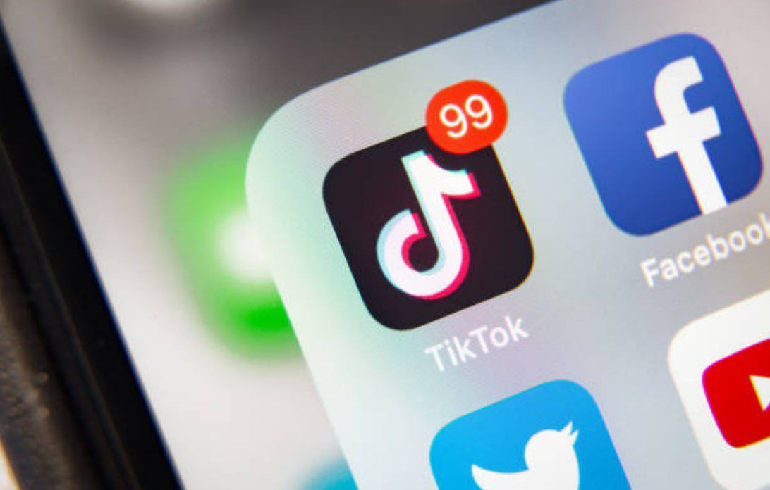 Полиция сообщила, что направила запросы на блокировку 443 каналов TikTok за угрозу национальной безопасности и распространение дезинформации. Аудитория выявленных каналов превышает 1,2 млн подписчиков, просмотры — 4,5 млн.