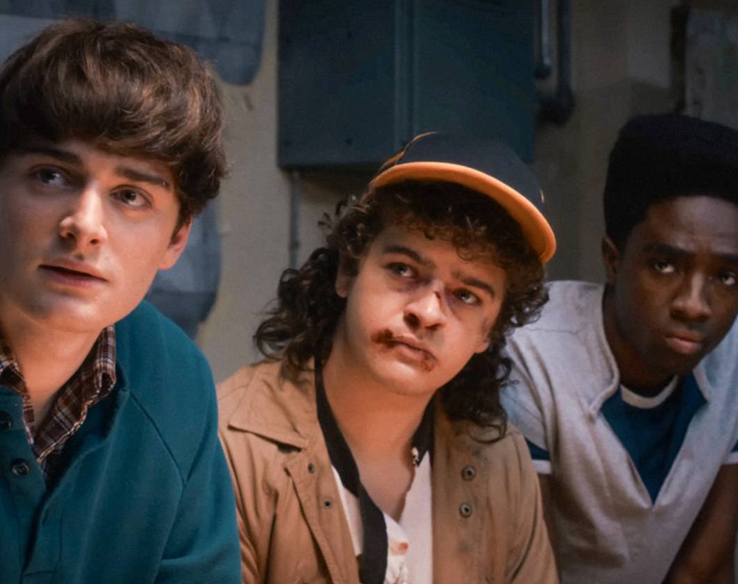 Седьмой эпизод Очень странных дел стал одним из самых низкооцененных за всю историю сериала После более чем 25 тысяч оценок на IMDb серия получила 6 6 балла это второй худший результат за 9 лет существования шоу Ниже оценка была только у седьмой серии второго сезона у которой 6 0 ВПШ