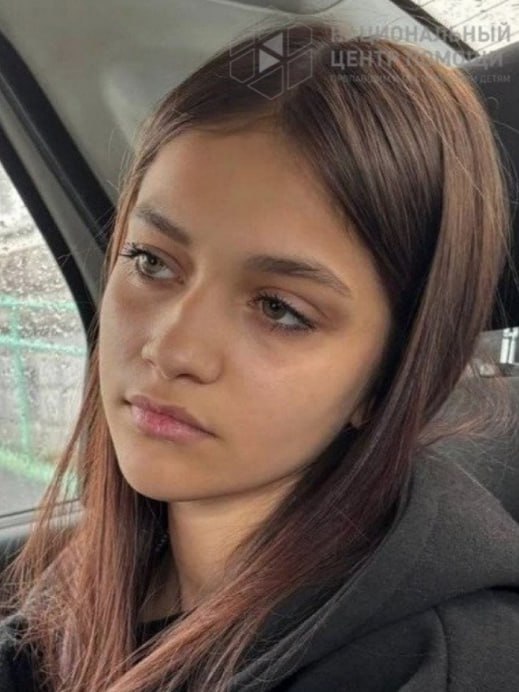 14-летняя Елена Шалагина пропала в Красноярске 6 июня Лена ушла из дома на улице Корнеева, с тех пор о ней ничего неизвестно. Как уточнили волонтеры, девочка уже уходила из дома. Что стало причиной очередного ухода, пока неизвестно. Лена была одета в черную футболку и розовые штаны, с собой у нее черный рюкзак. Если вы видели Лену или знаете, где она может находиться, то звоните по номерам: 8 391 246-87-64 — дежурная часть ОП № 2; 112 — единый телефон вызовы экстренных оперативных служб; 8-950-99-66-066 — волонтеры.