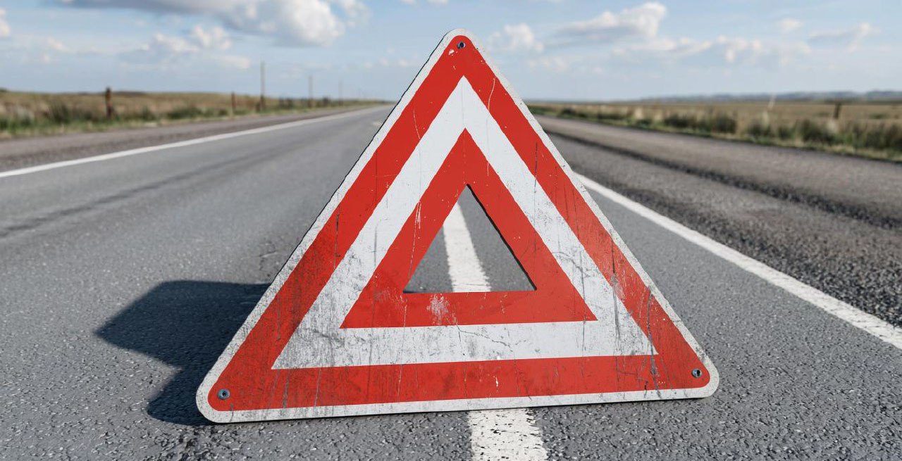 В Петропавловске спасатели не дали загореться машинам после аварии В Садовом переулке краевой столицы произошло дорожно транспортное происшествие Столкновение двух автомобилей потребовало вмешательства экстренных служб Нажмите для подробностей   kam24 ru news main 20251108 122435 html utm source telegram utm medium messenger