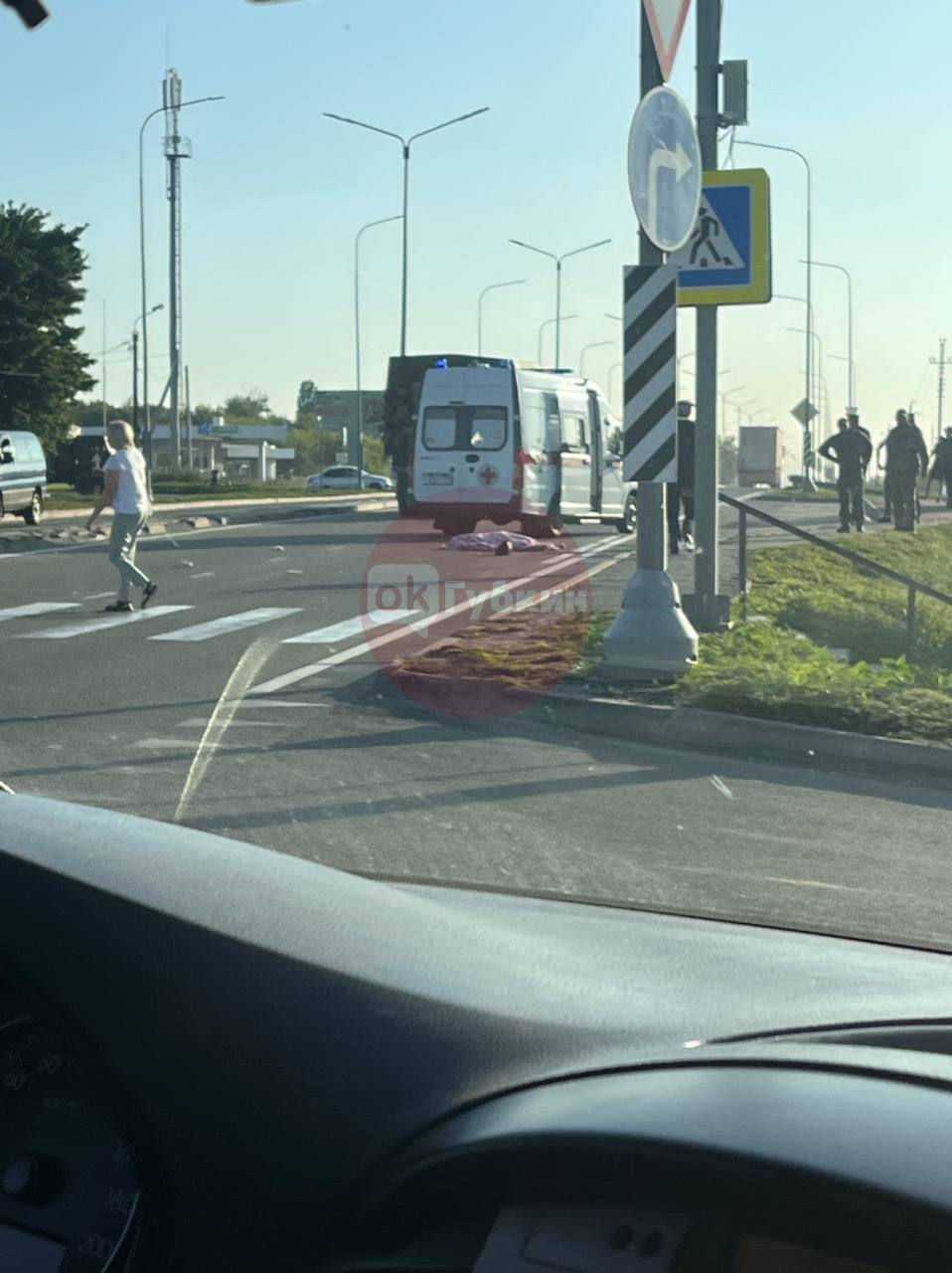 На трассе в районе микрорайона Салтыково Губкинского округа сбили женщину. К сожалению, скончалась на месте происшествия. Соболезнуем родным и близким.