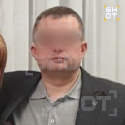 Обезглавленное тело гендиректора компании по добыче калийно магниевых солей нашли в Калининградской области По данным SHOT тело Алексея С обнаружили под мостом накануне утром недалеко от посёлка Солнечное Рядом с ним лежал буксировочный трос Все обстоятельства трагедии выясняются Алексей возглавил компанию К Поташ Сервис с октября 2022 го Учредителями являются нидерландская и кипрская компании В прошлом году контора попала в скандал в очередной раз был перенесён запуск калийного рудника в посёлке Нивенское проектом занималась организация К Поташ Сервис Тогда её представители заявили что проводятся проектно изыскательские работы ведётся замена оборудования Изначально рудник должен был заработать ещё в 2021 году однако запуску помешали протесты местных жителей Подписывайся на SHOT Прислать новость