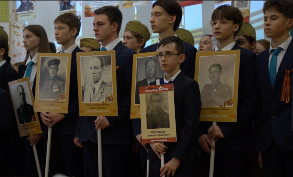 В Туле накануне Дня Победы состоялся Слет именных школ «Равнение на Героев» Учащихся из 31 учреждения, которые носят имена героев войны, известных ученых, выдающихся земляков, принял Центр образования № 23 имени Героя России Николая Макаровца. Подробнее Подписаться