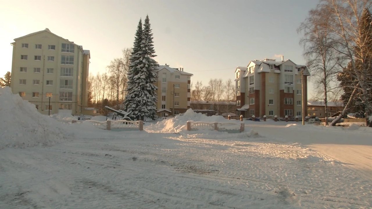 В Томске задержали школьницу при попытке сделать закладку с наркотическими веществами.     Сбыть наркотики 16-летняя школьница попыталась в поселке Зональная Станция поздно вечером 25 февраля. Несовершеннолетняя собиралась сделать "тайник" в одном из дворов поселка. В состав закладки входило сильнодействующее наркотическое вещество, его масса составляла почти 4 грамма, что считается крупным размером. Ранее школьница на учете не стояла   Вести Томск    Подписаться! Регион-70      Прислать новость‌‌