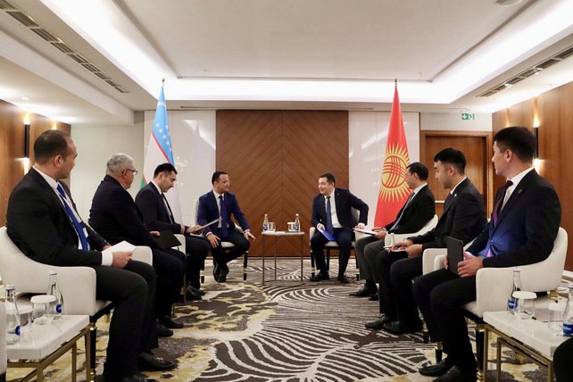 Узбекистан и Кыргызстан договорились расширять торгово экономическое партнёрство В Бишкеке проходит бизнес форум ЦАРЭС в рамках которого состоялась встреча министра инвестиций промышленности и торговли Узбекистана Лазиза Кудратова с министром экономики и коммерции Кыргызской Республики Бакытом Сыдыковым   English O zbek tilida Ўзбек тилида На русском iOS Android