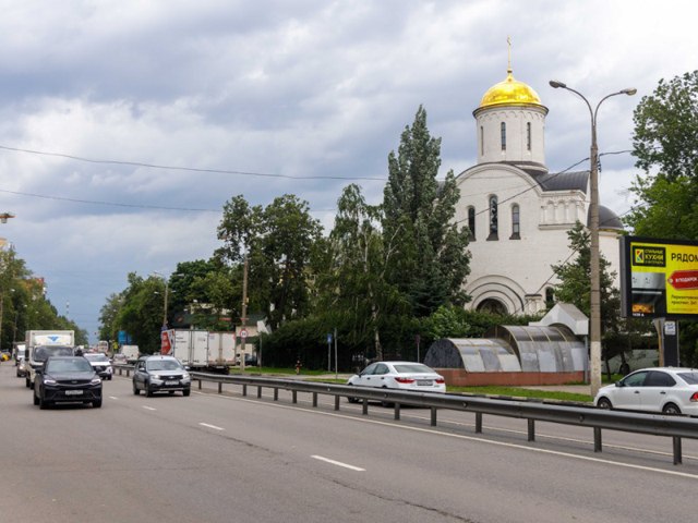 Эдвард Сноуден живет в Люберцах и вносит налоги в местный бюджет. Эдвард Сноуден, который ранее работал в ЦРУ и Агентстве национальной безопасности США, получил официальную регистрацию в Подмосковье. Об этом сообщает «Постньюс», ссылаясь на данные ИНН Сноудена. Согласно информации издания, его ИФНС имеет код 5027, что относится к межрайонной инспекции Федеральной налоговой службы № 17 Московской области. Этот филиал обслуживает жителей Люберец, Котельников, Дзержинского и Лыткарино. Само отделение находится в Люберцах на улице Котельнической. В России Сноуден получил временное убежище, а в декабре 2022 года ему было присвоено российское гражданство. Теперь он официально зарегистрирован в Люберцах, что делает его полноценным жителем этого региона.