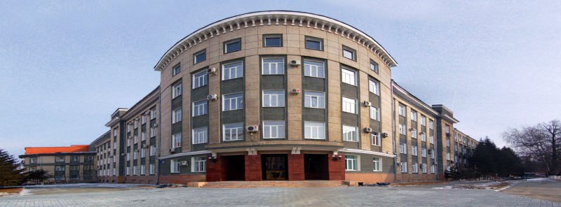 Главным следственным управлением областного полицейского Главка окончено расследование уголовного дела о незаконной банковской деятельности, возбужденного по материалам сотрудников УЭБиПК Следователи Главного следственного управления ГУ МВД России по Челябинской области окончили расследование уголовного дела, по признакам преступлений, предусмотренных статьей 172 УК РФ Незаконная банковская деятельность , 173.1 УК РФ Незаконное образование создание, реорганизация юридического лица , 187 УК РФ Неправомерный оборот средств платежей . Двух подозреваемых, 1989 и 1991 годов рождения задержали оперуполномоченные Управления экономической безопасности и противодействия коррупции регионального Главка МВД. В рамках оперативно-розыскной деятельности сотрудниками УЭБиПК было установлено, что двое челябинцев, без регистрации кредитной организации и без соответствующей лицензии, незаконно осуществляли кассовое обслуживание юридических лиц и индивидуальных предпринимателей. Для реализации незаконной банковской деятельности обвиняемые использовали реквизиты и расчетные счета подконтрольных организаций, получив доход от незаконной деятельности в сумме более 7 миллионов рублей. В ходе оперативного сопровождения уголовных дел сотрудниками УЭБиПК было отработано 30 юридических лиц, подконтрольных фигурантам, следователем ГСУ осмотрено около 200 выписок по движению денежных средств по расчетным счетам подконтрольных фигурантам организаций, допрошены 30 номинальных руководителей организаций, проведена бухгалтерская экспертиза по 30 номинальным юридическим лицам. В настоящее время следователи Главного следственного управления областного полицейского Главка завершили расследование уголовного дела, возбужденного по результатам проведенных оперативных мероприятий. Уголовное дело в отношении обвиняемых с утвержденным прокуратурой обвинительным заключением направлено в в Тракторозаводский районный суд г. Челябинска для рассмотрения по существу. #мвд74 #полиция74 #полицияюжногоурала #челябинскаяобласть #ГСУ #УЭБиПК
