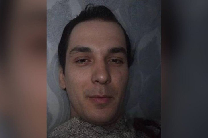 В Клетском районе Волгоградской области волонтеры уже более двух месяцев разыскивают пропавшего 32-летнего Андрея Шуненкова. Как сообщает V102.RU со ссылкой на поисково-спасательный отряд «ЛизаАлерт», мужчина ушел из дома в хуторе Верхняя Бузиновка еще 10 марта и больше о его местонахождении ничего неизвестно. По сообщению волонтеров, Андрей нуждается в медицинской помощи и может находится в любом населенном пункте области. Приметы: рост 178 см, нормальное телосложение, черные волосы, карие глаза.