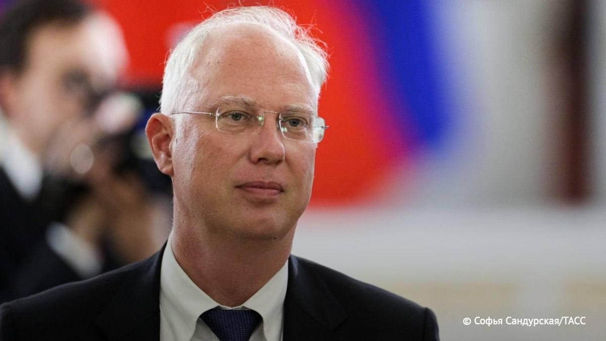 Дмитриев обратил внимание на высказывание премьера Чехии Андрея Бабиша о срыве переговоров по Украине Британией в 2022 году из за интереса к конфликту Он также отметил что срыв переговоров подтвердил глава украинской делегации на переговорах в 2022 году Геополитика