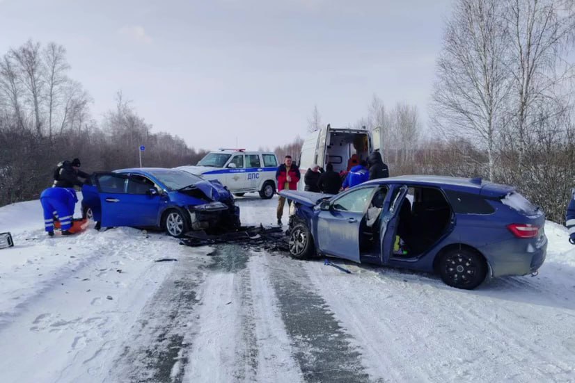 В Еткульском районе произошла смертельная авария LADA Vesta выехала на встречную полосу и врезалась там в Honda Civik Как рассказали в Госавтоинспекции Челябинской области за рулем отечественной легковушки была 39 летняя женщина иномаркой управлял 28 летний мужчина При столкновении погибла 46 летняя пассажирка LADA Еще одна пассажирка получила травмы