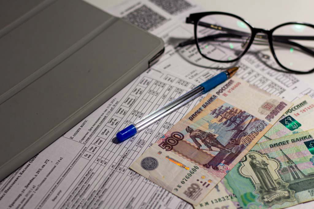 Студенческие семьи Ставрополья получат по 200 тысяч рублей за рождение ребенка Более тысячи жительниц Ставрополья воспользовались мерой поддержки для будущих мам которую ввели в 2025 году Готовимся к осуществлению в крае выплаты в 200 тысяч рублей студенческим семьям при рождении ребенка Сейчас идет согласование всех параметров программы Рассчитываю что она будет принята в феврале Исходим из того что выплату можно будет получить и на уже родившихся детей начиная с 1 января 2026 года сказал губернатор Ставропольского края Владимир Владимиров