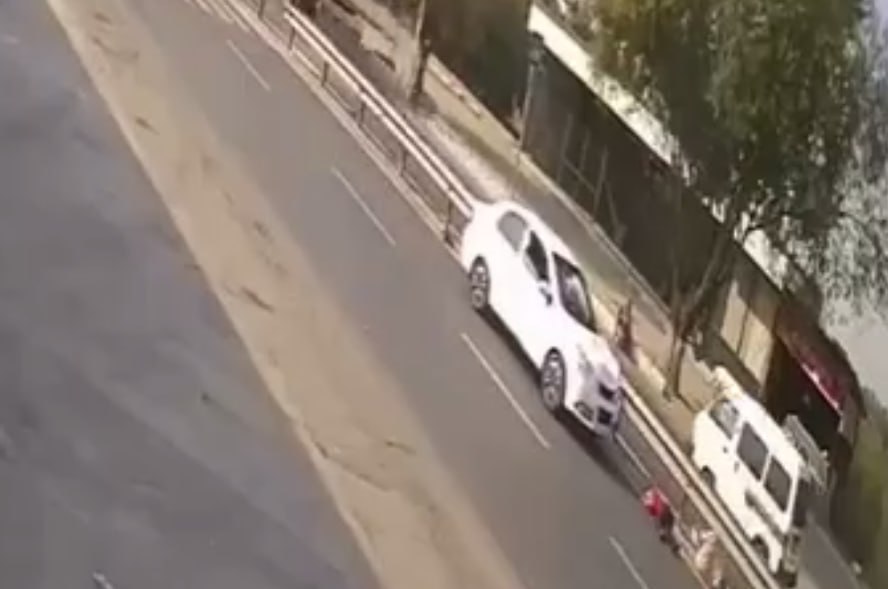 В Андижане водитель Nexia сбил двух детей на переходе видео   repost uz u odnogo perelom Подписывайтесь на Repost