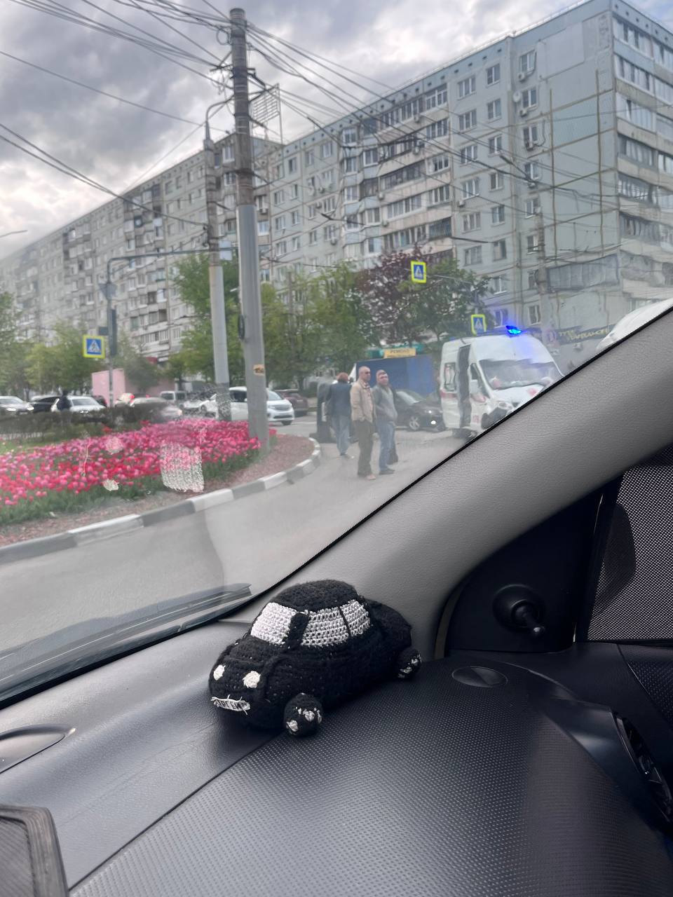 На перекрёстке улиц Октябрьская и Пузакова произошло ДТП с участием двух автомобилей, один из которых перевернулся. «Тула №1. Заречье» Прислать новость / задать вопрос