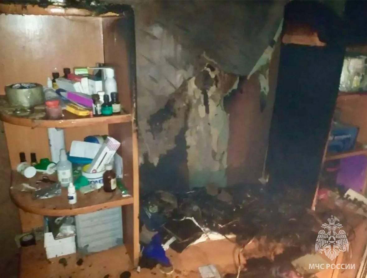 В Удмуртии глазовчанин устроил салют прямо в своей гостиной поджёг фейерверк на 100 залпов Видео и подробности читай ТУТ Подписывайся на МЧС Удмуртии МАХ ВК МЧС России в MAX ВК