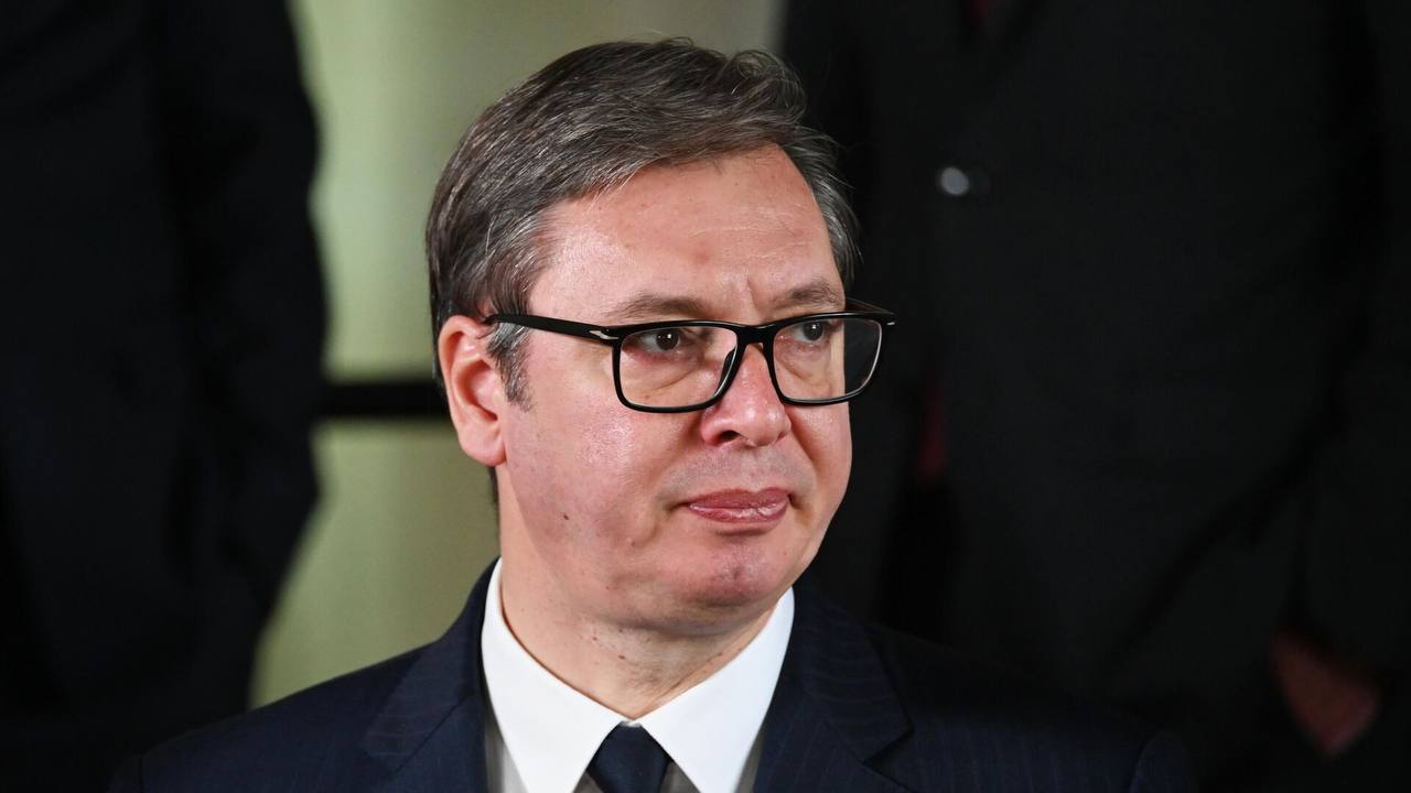 Вучич заявил о надежде улучшить условия покупки российского газа Сербия благодарна России за хорошие условия поставок газа и надеется их даже улучшить. Об этом заявил на встрече с президентом РФ Владимиром Путиным в Кремле президент Сербии Александр Вучич. Вопрос газоснабжения Вучич назвал жизненно важным. "У нас до сих пор был долгосрочный контракт и у нас были очень хорошие условия", - подчеркнул он и поблагодарил за это. "Мы надеемся, что у нас будет возможность сохранить и даже улучшить эти условия", - заметил сербский лидер.