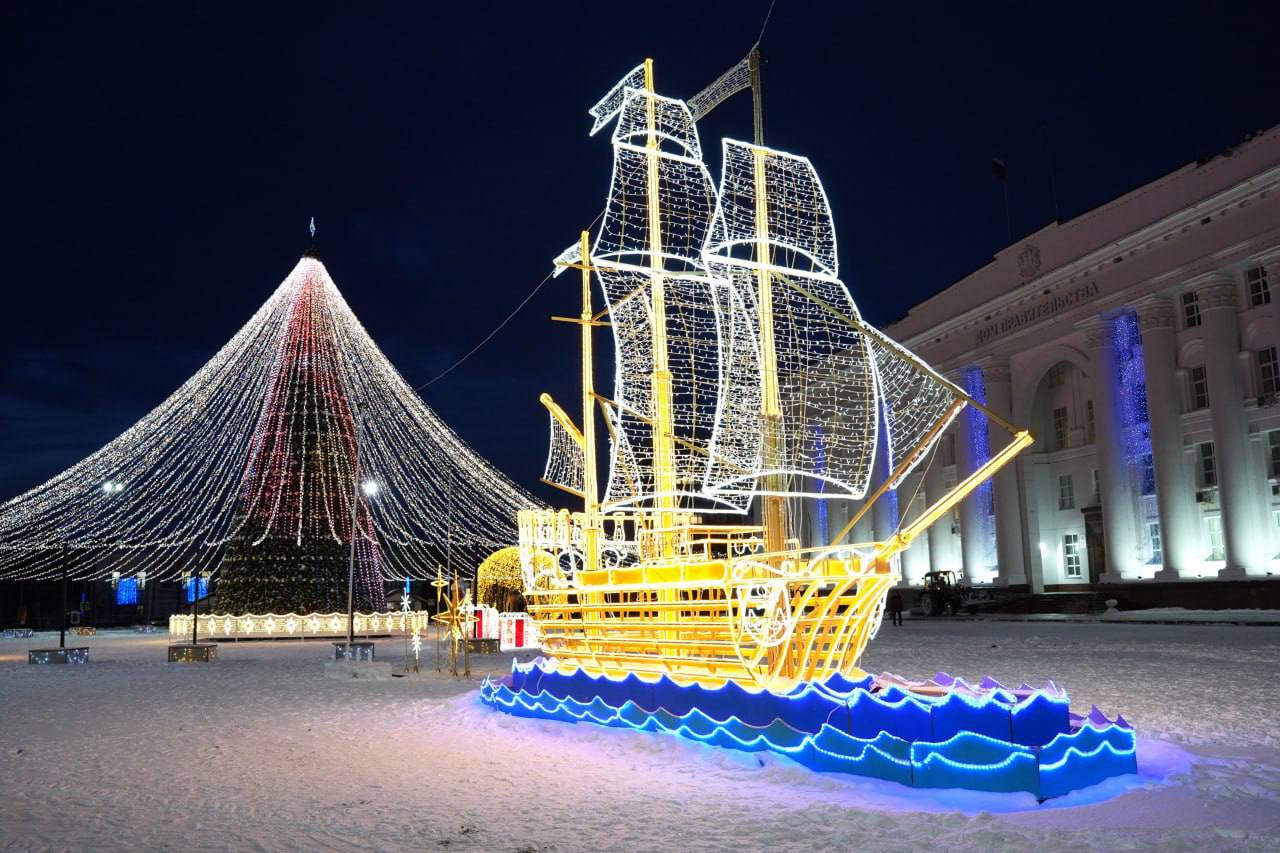 В Ульяновске к 10 декабря завершат новогоднее оформление улиц и общественных пространств Подписаться на chpulsk Мы в MAX