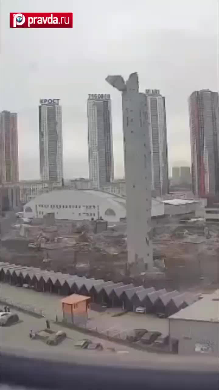 Частичное обрушение горнолыжного комплекса в Красногорске: два пострадавших и поврежденные автомобили