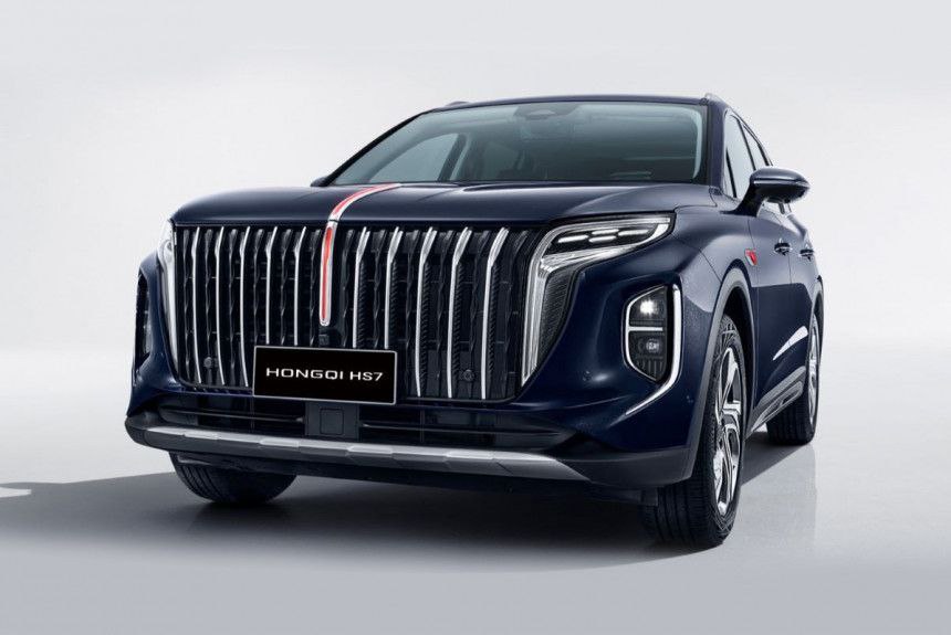 Кроссовер Hongqi HS7 второго поколения приготовился к дебюту в России  Большой кроссовер Hongqi HS7 вышел на российский рынок меньше двух лет назад, но было ввезено лишь несколько партий, поэтому таких машин с двигателем V6 и классической компоновкой продано лишь около 120 штук. Теперь компания готовится вывести на наш рынок кроссовер Hongqi HS7 второго поколения, который дебютировал в Китае еще два года назад. Российское ОТТС  Одобрение типа транспортного средства  выдано автомобилю еще в начале 2025 года, а теперь анонсирован скорый старт продаж  Подробности:    #автоновости #hongqi   Авторевю