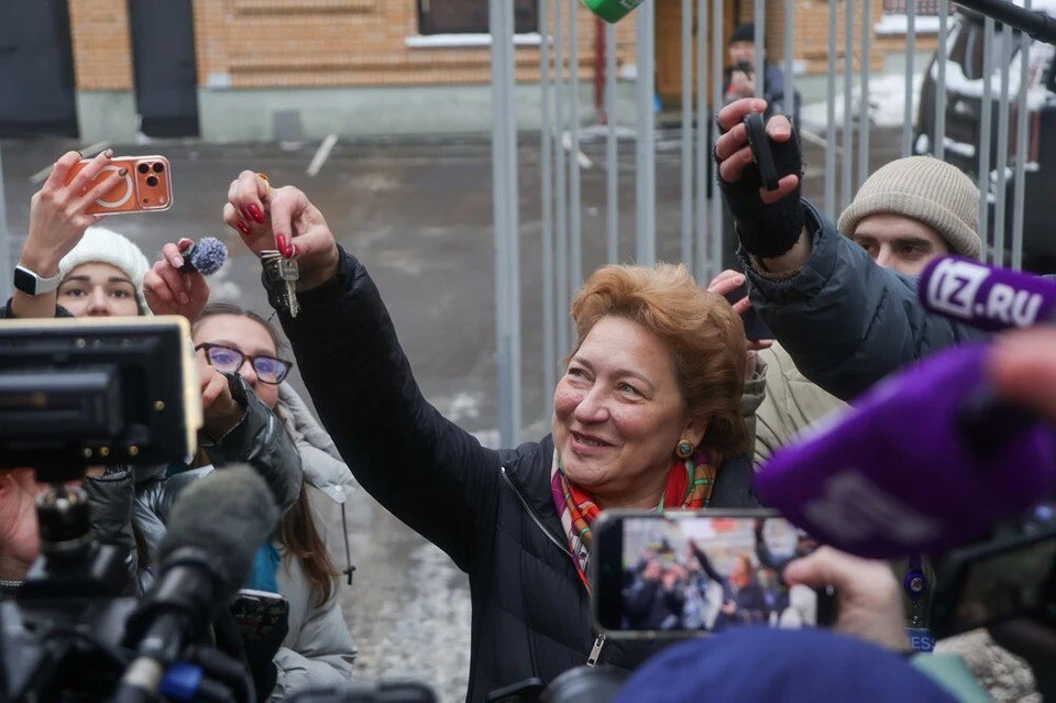 Словосочетание бабушкина схема победила в номинации Экономика и финансы акции Слово года портал Грамота ру Второе и третье места заняли слова утильсбор и самозапрет Изменилась ли жизнь пострадавших от квартирных афер кто ждал решения суда по делу Долиной Лурье в нашем материале   Подписаться на truekpru Читать нас в MAX