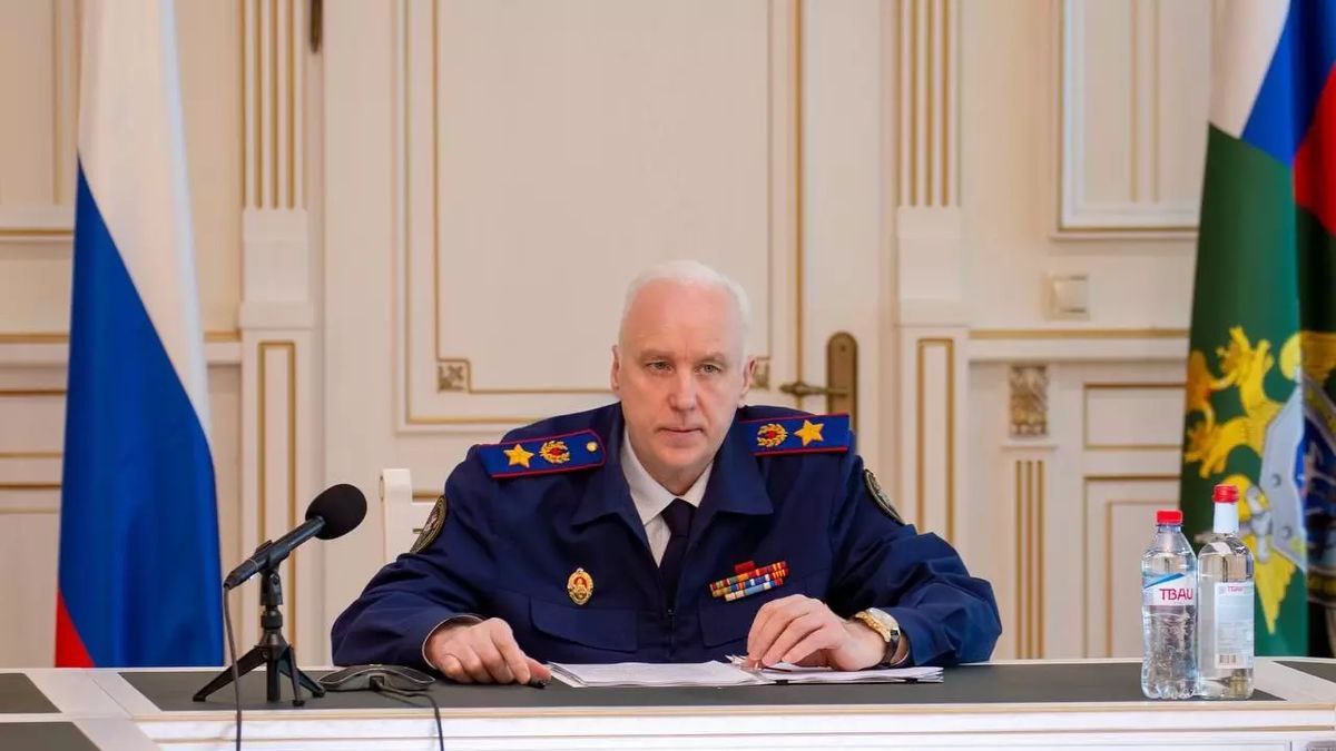 Председатель СК России поручил доложить о результатах проверки по обращению о нарушении прав жильцов многоквартирного дома в г. Новороссийске Краснодарского края К Председателю СК России А.И. Бастрыкину через Информационный центр обратилась жительница Краснодарского края по вопросу нарушения прав жильцов многоквартирных домов в городе Новороссийске. Она сообщила, что в прошлом году путем фальсификации протоколов общих собраний собственников содержание зданий было передано управляющей компании «Репино». При этом организация фактически не обслуживает строения, что приводит к их разрушению, а также завышает тарифы по оплате коммунальных услуг. Несмотря на многочисленные обращения граждан, никто к ответственности не привлечен. Ситуация освещается в социальной сети. В СУ СК России по Краснодарскому краю по данному факту организована процессуальная проверка. Председатель Следственного комитета Российской Федерации Александр Иванович Бастрыкин поручил руководителю СУ СК России по Краснодарскому краю Андрею Константиновичу Маслову доложить о предварительных и окончательных результатах процессуальной проверки. Исполнение поручения, а также ход процессуальной проверки поставлены на контроль в центральном аппарате ведомства.