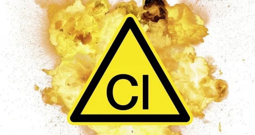 Утечка хлора на предприятии в Братске шестеро пострадали начата проверка В Братске следователи организовали проверку после инцидента на деревоперерабатывающем предприятии Из за повышения концентрации хлора в помещении медицинская помощь потребовалась шестерым работникам четырём сотрудницам подрядной организации и двум работникам филиала Все госпитализированы врачи следят за их состоянием СК по Иркутской области проводит проверку по статье 246 УК РФ нарушение правил охраны окружающей среды при производстве работ Выясняют все обстоятельства причины и условия случившегося Прокуратура Братска контролирует действия следователей и оценит законность итоговых решений Если будут основания примут меры прокурорского реагирования Подпишитесь на канал