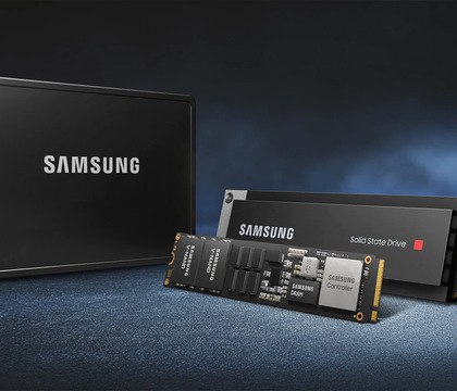 Samsung сумела создать флэш память NAND которая потребляет на 96 меньше энергии IT Home Компания уже готова внедрять новую память в свои будущие устройства и намерена как можно скорее запустить ее в массовое производство Накануне Samsung объявила о прорыве в разработке флэш памяти NAND со сверхнизким энергопотреблением Специалистам из научно исследовательского института передовых технологий компании удалось создать совершенно новую структуру памяти