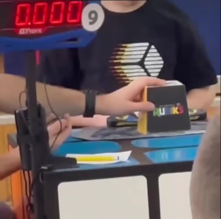 Девятилетний Теодор Зайдер установил мировой рекорд по сборке кубика Рубика