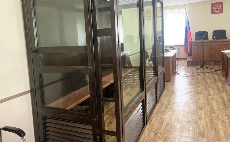 Парень из Петропавловска пырнул ножом взрослого приятеля С учётом предыдущих заслуг суд приговорил его к реальному сроку Суд рассмотрел уголовное дело по обвинению 18 летнего жителя Петропавловска в причинении тяжкого вреда здоровью потерпевшему Учитывая наличие непогашенной судимости он приговорил его к лишению свободы передаёт ИА Камчатское время Подробности по ссылке kamtime ru article 4c27a378 6ad2 404b 8915 7d6b7bf48742 Предложка МАХ