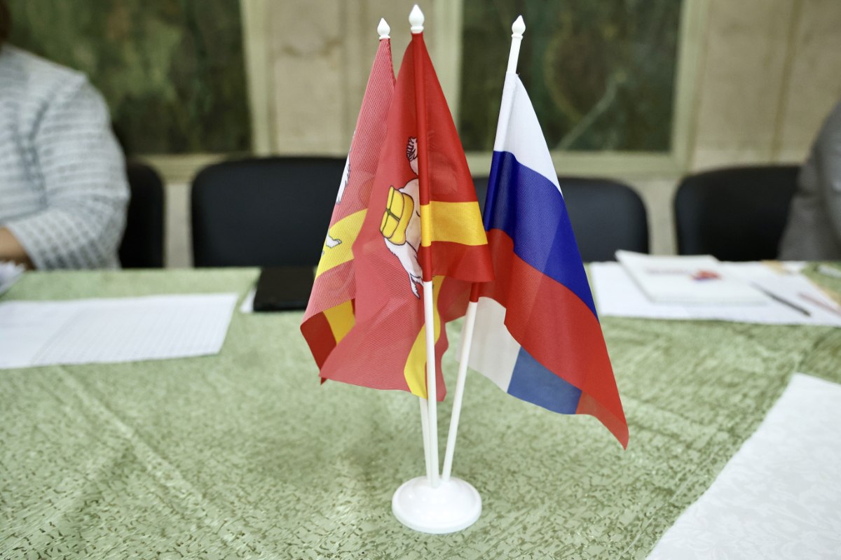 Эксперты со всей страны обсудят в Челябинске новые формы борьбы с экстремизмом gubernia74 ru articles society 1137615 Ведущие федеральные и региональные эксперты в области политологии социологии религиоведения национальной политики и информационной безопасности представители органов власти работники системы образования и муниципальные служащие примут участие в семинаре Современные формы противодействия идеологии экстремизма который пройдет в Челябинске 16 декабря Программа семинара включает пленарное заседание и три тематические секции t me chgub