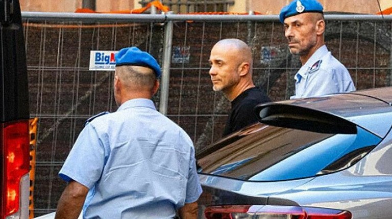 Италия экстрадирует подозреваемого в подрыве Северного потока в Германию Итальянский суд постановил выдать Германии украинца Сергея Кузнецова которого подозревают в координации взрыва Северного потока в Балтийском море передает ArbatMedia   Прислать новость