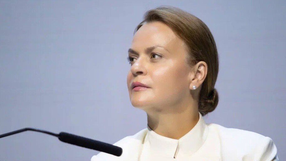 Вдовы погибших бойцов СВО получат льготы на образование  Президент РФ Владимир Путин поддержал предложение главы фонда «Защитники Отечества» Анны Цивилевой о квотах на образование для вдов погибших участников спецоперации.  «Сегодня нормами действующего законодательства предусмотрены льготы по получению образования только для участников СВО и их детей. Поэтому предлагаю распространить эту меру поддержки и на вдов погибших участников СВО, предоставив им в том числе право на поступление в учреждения высшего и среднего профессионального образования по отдельной квоте», — сказала Цивилева на совещании Президента с членами Правительства.  Фото: официальный Телеграм-канал замминистра обороны РФ Анны Цивилевой  Читать полностью