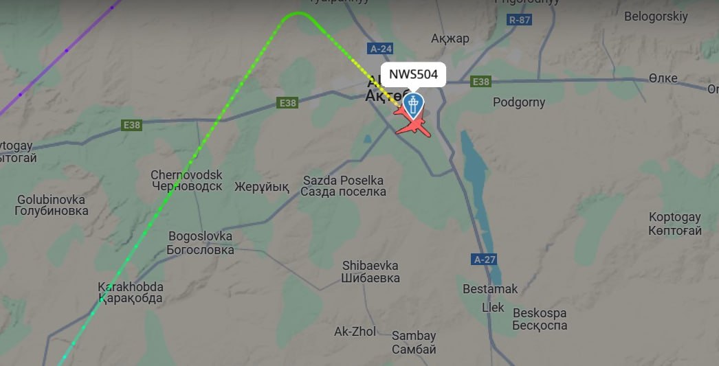 В Актобе совершил экстренную посадку самолет Boeing-777 авиакомпании Nordwind Airlines. Известно, что на борту воздушного судна находилось 564 пассажира. Самолет летел из Екатеринбурга в Сочи, но вынужденно приземлился в Актобе из-за плохого самочувствия одного из пассажиров.