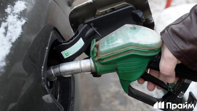 Минэнерго предложило досрочно снять запрет на экспорт бензина пишет Коммерсант По информации издания документ может быть подписан в конце января Подписывайтесь на ПРАЙМ в MAX