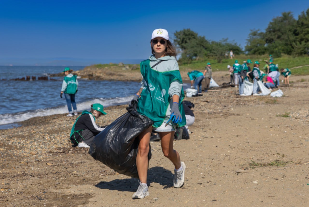 Сохраним природу вместе Во Владивостоке в 2026 году пройдет 260 экологических мероприятий субботники экскурсии квесты лекции и турнир Что Где Когда для жителей всех возрастов Участвуя каждый может внести свой вклад в сохранение природы города и сформировать привычку к осознанному потреблению   Подробности читайте в материале на сайте газеты В   ГАЗЕТА ВЛАДИВОСТОК