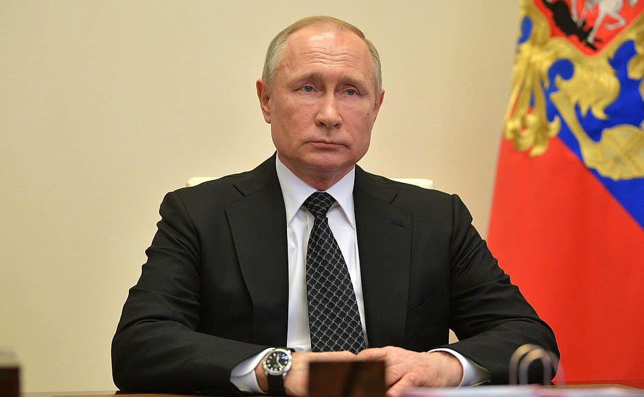 Путин наградил омского депутата высокой госнаградой  Президент Российской Федерации Владимир Путин подписал указ «О награждении государственными наградами Российской Федерации». Среди награжденных за особые достижения в различных сферах деятельности трое жителей Омской области.   Сотрудник ОАО «Российские железные дороги», дежурная по железнодорожной станции Входная Западно-Сибирской дирекции управления движением Центральной дирекции управления движением Екатерина Климова награждена знаком отличия «За наставничество».   Генеральный директор АО «Нива», депутат областного Заксобрания Владимир Пушкарев стал обладателем медали «За труды по сельскому хозяйству».   Начальник управления АО «Транснефть – Западная Сибирь» Виталий Самойлов получил орден «За заслуги перед Отечеством» II степени.