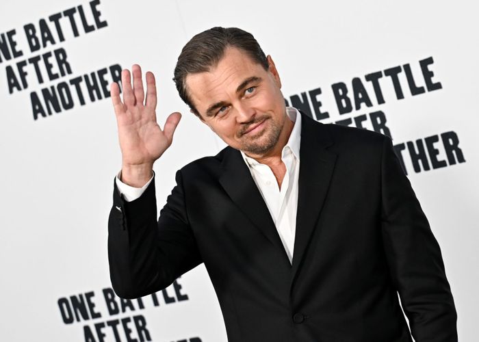 Журнал Time назвал артиста 2025 года это Леонардо Ди Каприо Как отмечает издание 51 летнему актёру удалось построить карьеру которой позавидовали бы многие