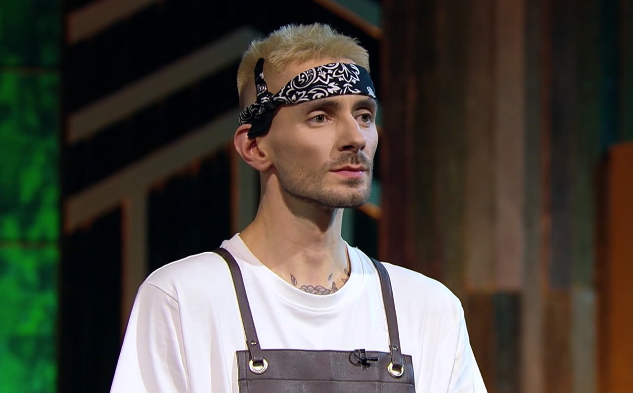 Шеф повар из Воронежа одержал победу в кулинарном шоу Константина Ивлева Молодые ножи 16 Александр Сывороткин соревновался с ещё пятью участниками Каждому из них надо было успешно пройти три этапа Константина Ивлева и приглашённую звезду дегустатора Николая Валуева воронежец порадовал турецким мясным пирогом буреком лососевым сугудаем а также равиоли с креветкой и рикоттой с азиатским соусом из манго   vrn aif ru society details voronezhskiy shef povar porazil nikolaya valueva i konstantina ivleva aifvrn