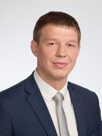 Губернатор назначил зампреда правительства – министра физической культуры и спорта края Губернатор Владимир Владимиров назначил Ивана Нифонтова заместителем председателя Правительства Ставропольского края - министром физической культуры и спорта Ставропольского края с 23 июня 2025 года. До назначения на должность вице-премьера краевого Правительства Иван Нифонтов работал министром спорта Алтайского края. И. Нифонтов заслуженный мастер спорта России по дзюдо, чемпион мира и Европы, бронзовый призёр Олимпийских игр. Источник: управление пресс-службы и информационной политики губернатора СК и правительства СК. Фото: