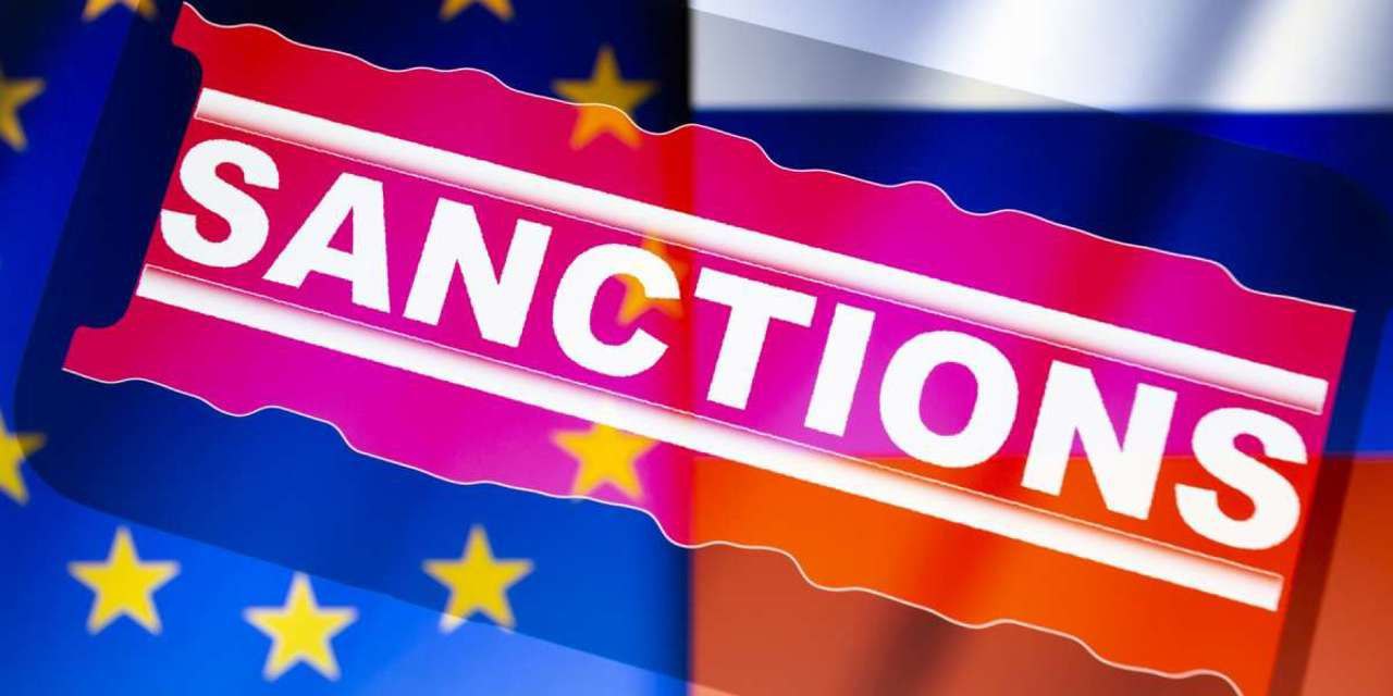 Еврокомиссия предложила продлевать антироссийские санкции решением простого большинства стран в обход Венгрии сообщает Politico Помимо этого как сообщает издание Еврокомиссия предложила выделить Украине кредит на 140 млрд евро за счет замороженных активов РФ Caucasian bureau