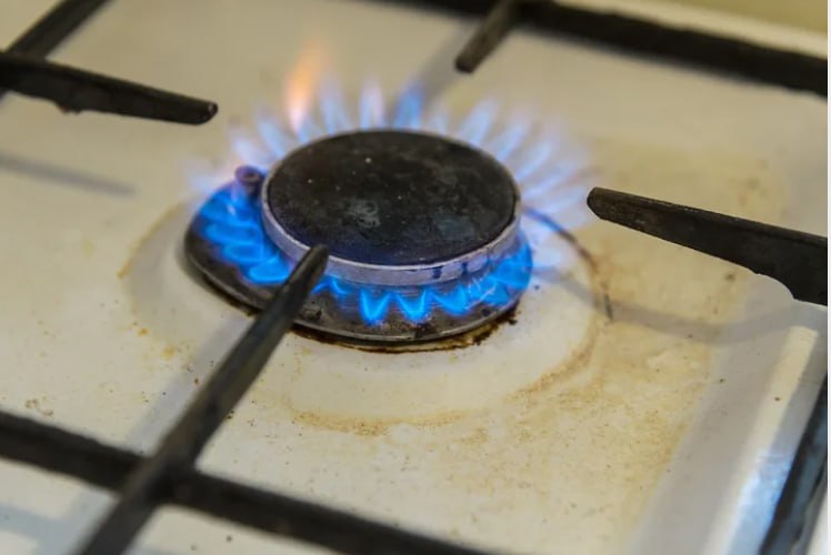 В июле в Прикамье вырастет цена на газ С 1 июля 2025 года стоимость природного газа в Пермском крае увеличится на 12,5%. Об этом сообщает портал «РБК-Пермь» со ссылкой на данные краевого министерства ЖКХ. Цена на газ для каждого потребителя варьируется в зависимости от наличия или отсутствия прибора учета потребления голубого топлива. Текущие тарифы на газ были приняты в июле 2024 года, расчеты по ним начались с августа прошлого года.