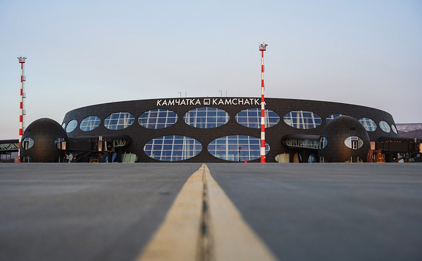 Итальянский архитектор пояснил как проектировал новое здание главного аэропорта Говорит что планировал его как общественное пространство для жителей края Главный архитектор аэропорта Петропавловск Камчатский Елизово Клаудио Сильвестрин рассказал о cмыслах заложенных в архитектуру нового терминала Подробности по ссылке   kamtime ru article fe09886d 3657 49ff bced fc769f1e7bb4