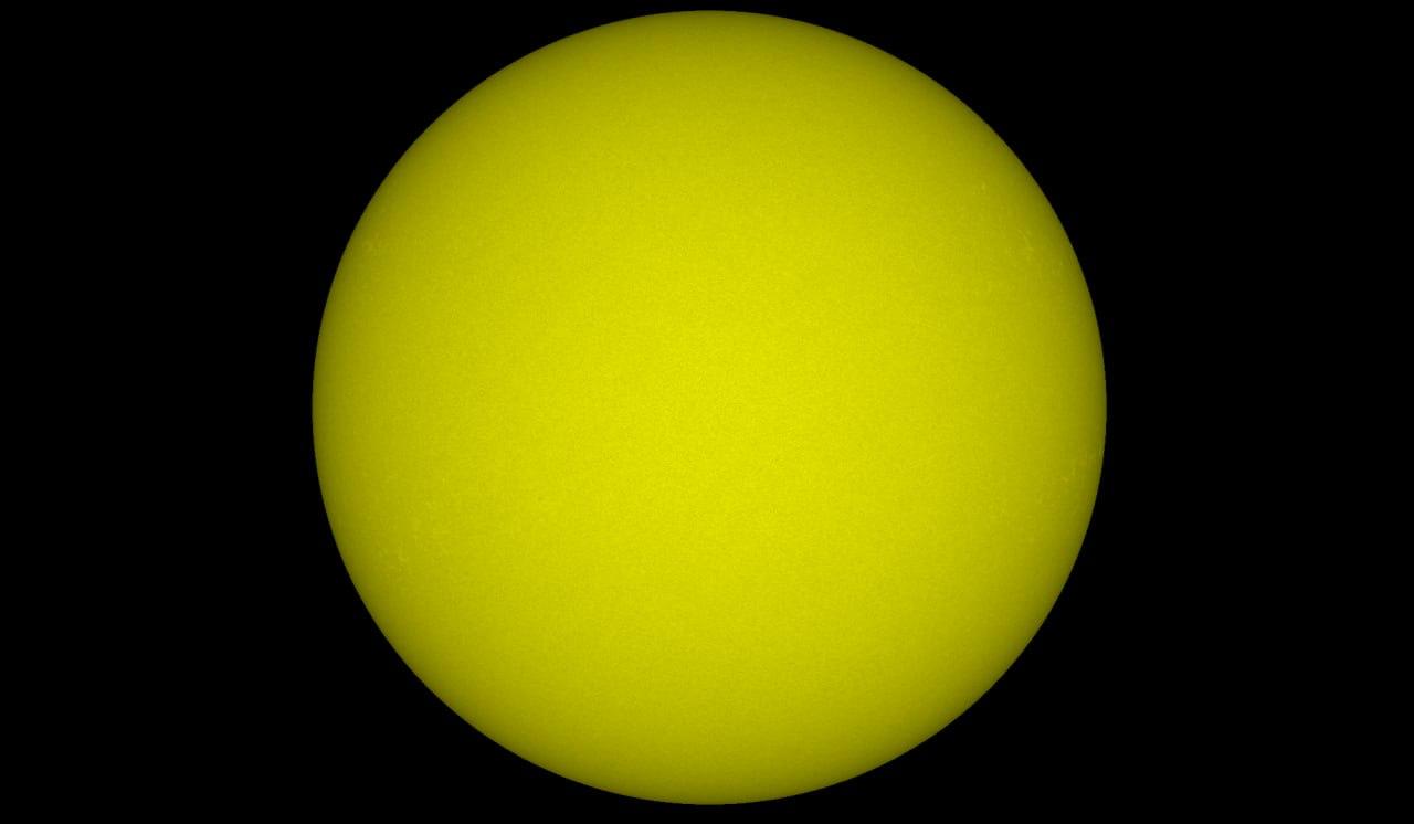 На Солнце исчезли все пятна Такое происходит лишь при крайне низкой активности заявили в РАН Тёмные участки на звезде образуются в местах наиболее высокой концентрации магнитного потока Один из периодов продолжительного исчезновения пятен длился с 1645 по 1715 год и совпал с аномально холодными зимами в Европе и Северной Америке bankoffo