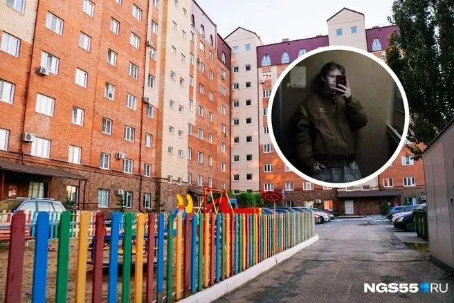 Омские следователи объявили в розыск 16 летнего Алексея Логинова Вчера 11 апреля вечером парень ушел из детского дома на улице 14 й Чередовой Больше его не видели Узнать пропавшего подростка можно по серо голубым глазам темно русым волосам татуировкам на левой руке и ноге Юноша был одет в светло коричневую куртку и серы штаны Его рост примерно 165 сантиметров Просьба к гражданам кому известно местонахождение разыскиваемого позвонить по телефонам 102 20 04 04 или 123 Здесь новости грузит быстрее