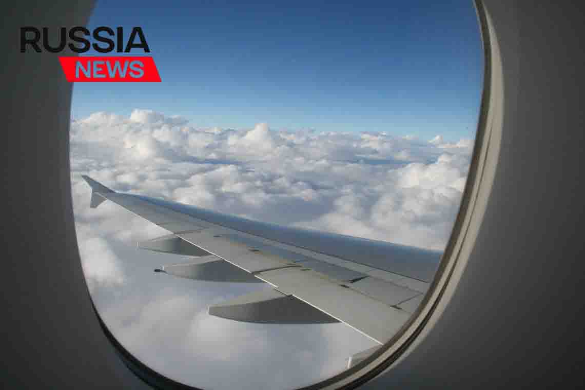 Самый дорогой авиабилет на ВЭФ 2025 в этом году был продан за шестьсот семьдесят одну тысячу рублей Пассажир взял билет из Москвы во Владивосток бизнес классом туда и обратно Средняя стоимость билета на самолет в бизнес классе в одну сторону стоит триста восемь тысяч рублей что на тринадцать процентов больше чем было в прошлом году Russia News Подпишись