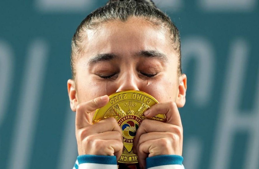 Каратистка Гульшан Алимардонова завоевала золото на ЧМ Она стала первой каратисткой из Узбекистана ставшей чемпионкой мира   repost uz sport prosto umnichka Подписывайтесь на Repost