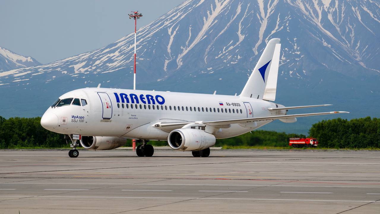 Сегодня состоялся долгожданный запуск прямого авиарейса Петропавловск-Камчатский — Благовещенск. Авиакомпания «ИрАэро» будет выполнять полёты раз в неделю по пятницам. Новый маршрут вошёл в программу субсидируемых перевозок, что сделало билеты доступнее — теперь перелёт стоит от девяти тысяч рублей вместо прежних 35+ тысяч за рейсы с пересадками через Хабаровск или Владивосток. Подписаться Предложка Чат