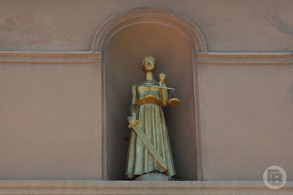 Путин назначил четверых судей в Волгоградской области Трое будут работать в облсуде еще один в районном Указом Президента России от 29 декабря 2025 года в Волгоградской области назначены новые судьи Как сообщают Городские вести со ссылкой на опубликованный документ судьями Волгоградского областного суда утверждены Алексей Агарков Александр Чурюмов и Лариса Штапаук Антонина Подольская стала судьей Городищенского районного суда Накануне стало известно о смерти судьи в отставке Турсунганым Утюшевой из Палласовского района