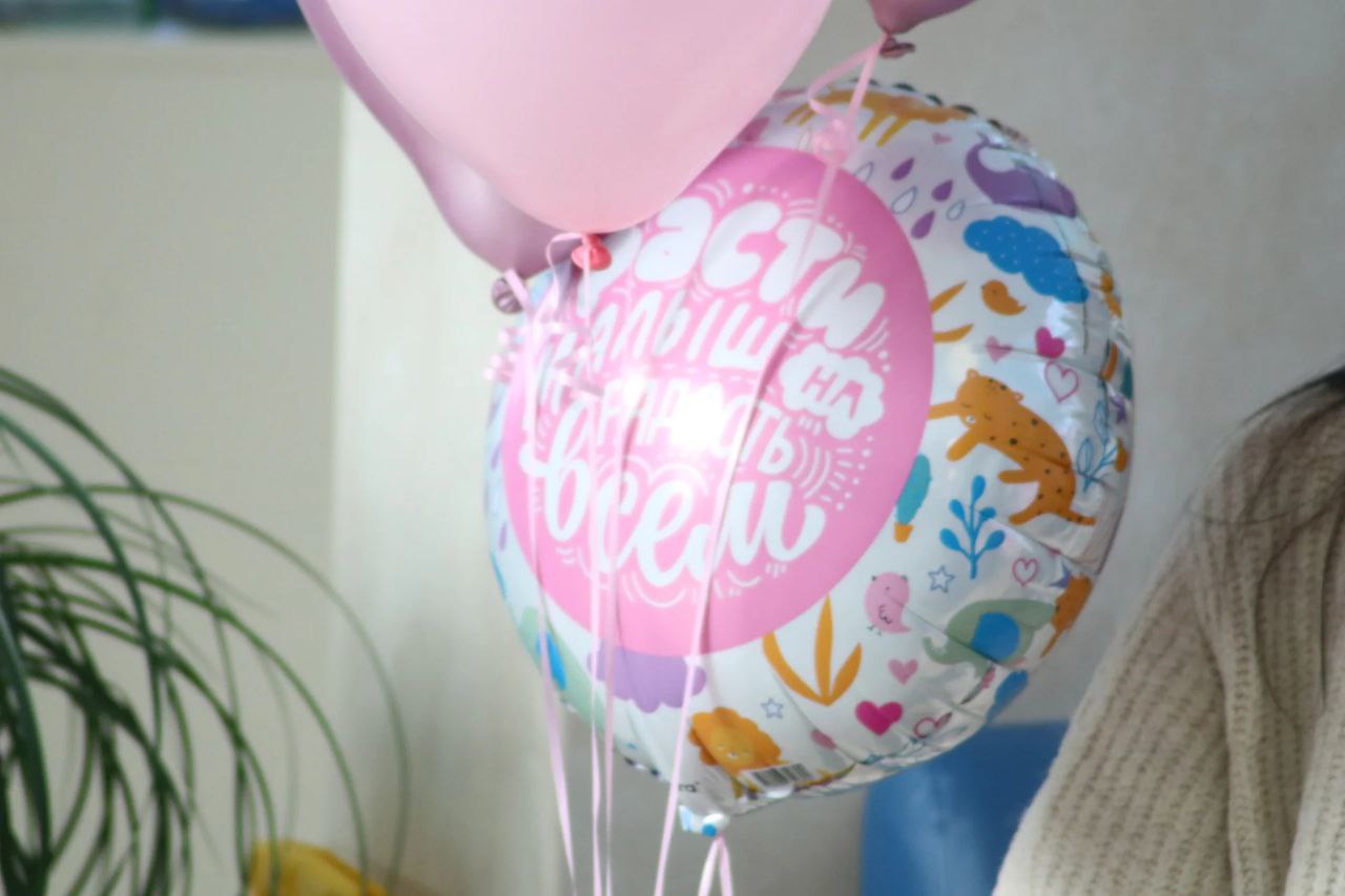 Первая в регионе королевская двойня в 2026 году родилась в Тульском областном перинатальном центре Двойняшки мальчик и девочка появились на свет 1 января в семье Екатерины и Игоря Для пары это третий и четвертый ребенок у малышей есть два старших брата шести и двух лет Папа детей участник СВО Роды прошли благополучно под наблюдением опытной команды акушеров гинекологов анестезиологов реаниматологов и неонатологов Мама и малыши сейчас чувствуют себя хорошо