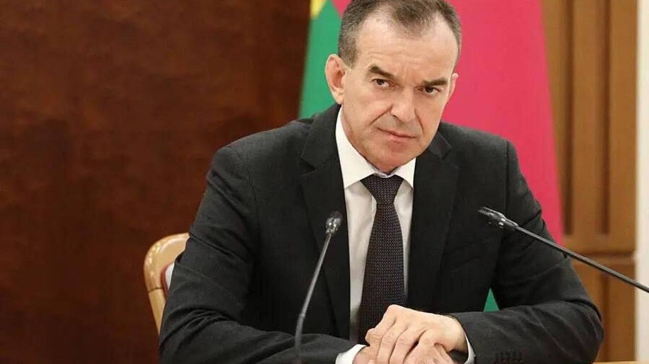 «Единая Россия» выдвинула Вениамина Кондратьева на пост губернатора Кубани  Партийный совет рассматривал три кандидатуры. Кроме Вениамина Кондратьева в список входили глава Тихорецкого района Анатолий Перепелин и глава Курганинского района Андрей Ворушилин. По результатам обсуждения для участия в выборах от «Единой России» выдвинули действующего губернатора.  Вениамин Кондратьев стал первым зарегистрированным претендентом на пост главы региона.  Выборы губернатора Кубани запланированы на единый день голосования 14 сентября 2025 года. В марте 2025 года президент России Владимир Путин поддержал решение господина Кондратьева баллотироваться на новый срок.   Вениамин Кондратьев возглавляет Краснодарский край с 2015 года, находясь в должности два срока подряд.    свои фото, видео и истории присылайте нашему боту     Краснодар Телетайп  Подписаться